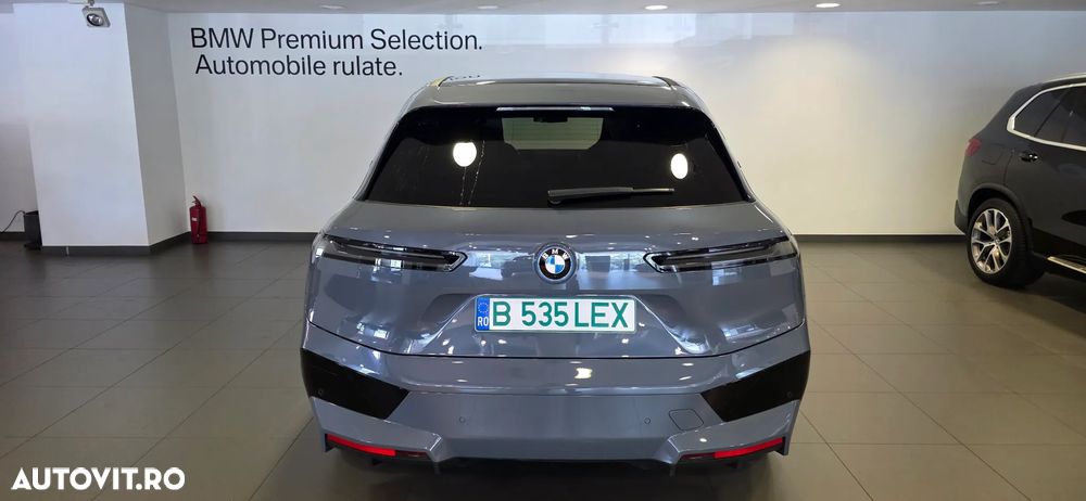 BMW iX xDrive50 - 5