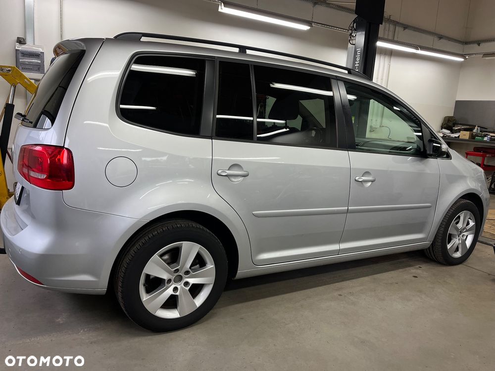 Volkswagen Touran - 4