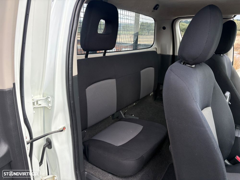 Mitsubishi L200 2.4 DI-D CD Campera Space Cab 3L 4WD - 17