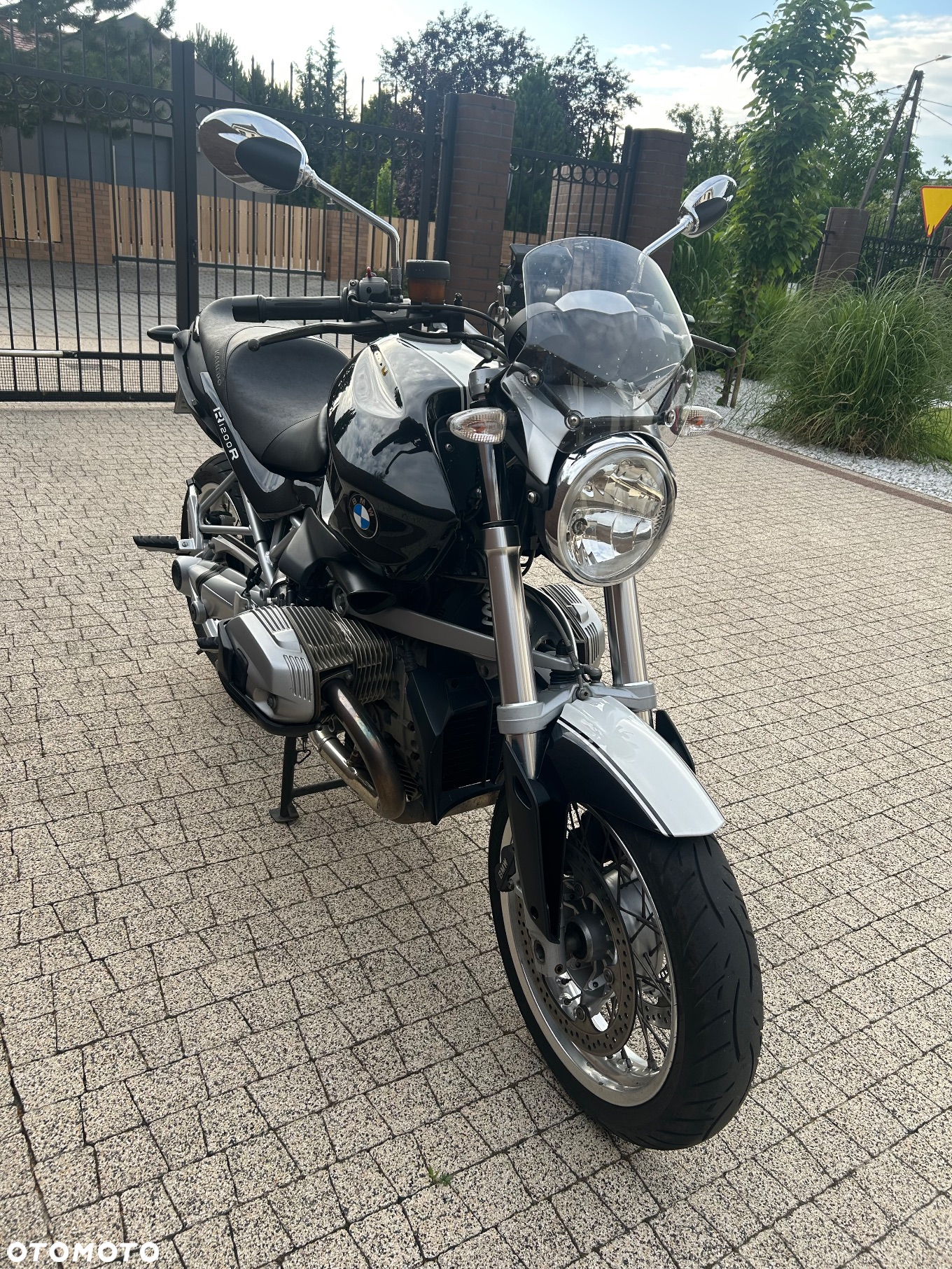 BMW R - 8