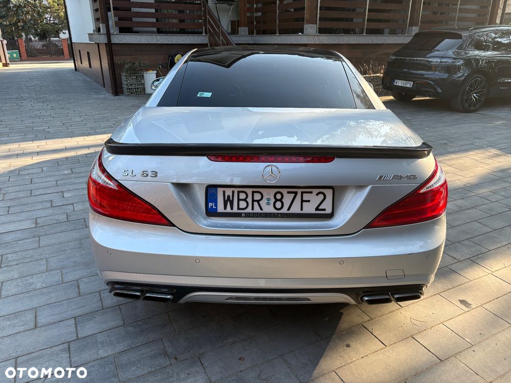 Mercedes-Benz SL 63 AMG - 6