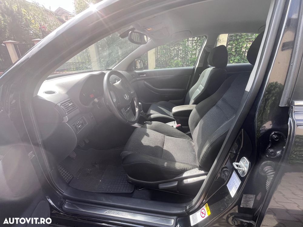 Toyota Avensis 1.8 Executiv - 7