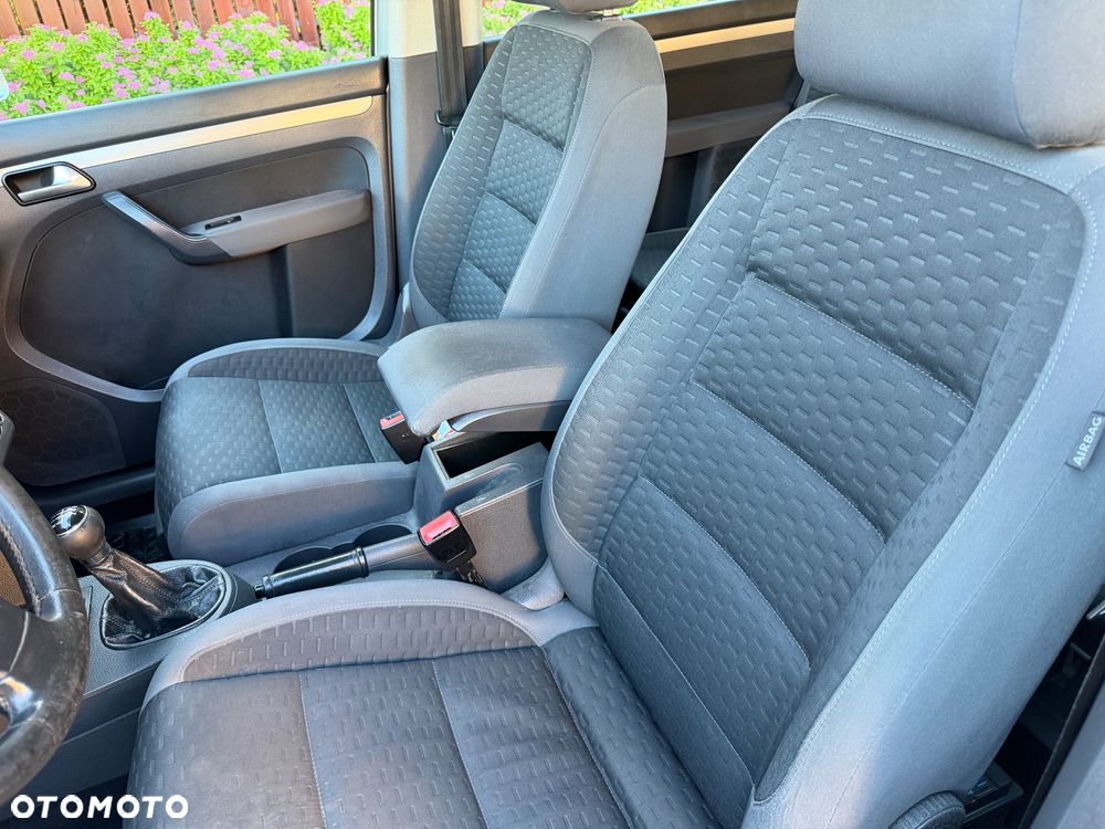 Volkswagen Touran 1.9 TDI DPF Blue Motion Highline - 25
