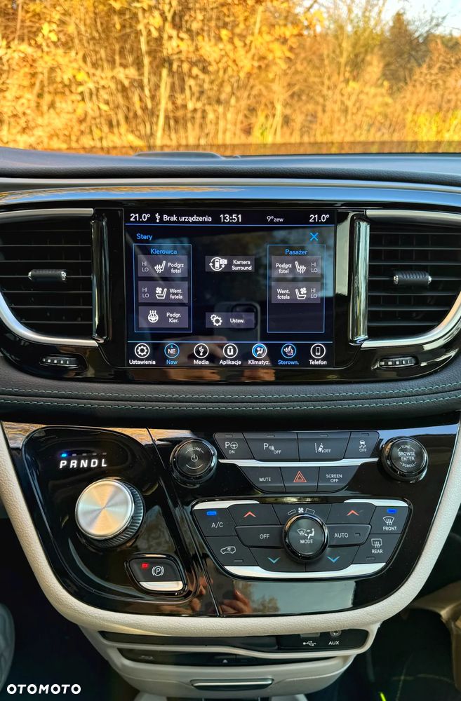 Chrysler Pacifica - 20