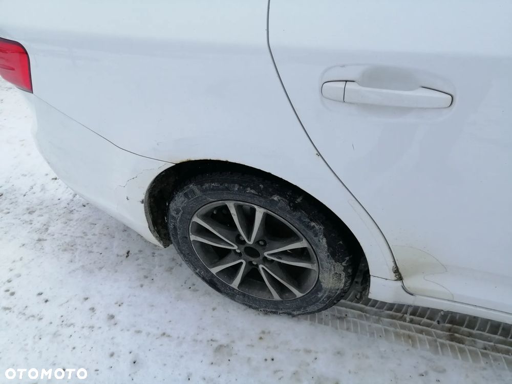 Toyota Avensis 2.0 D-4D Active - 12