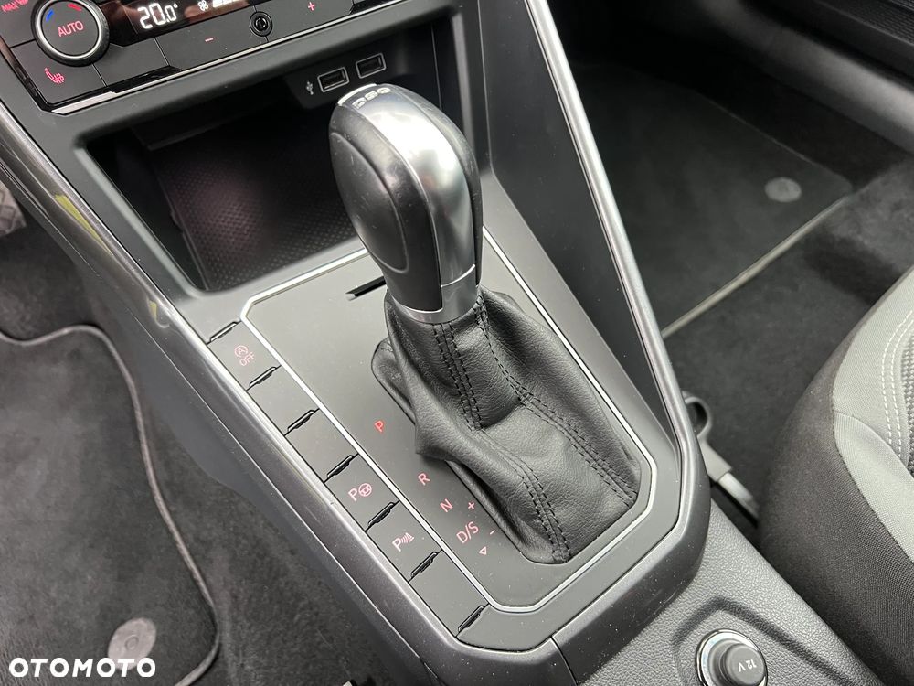 Volkswagen Polo 1.0 TSI DSG Highline - 30