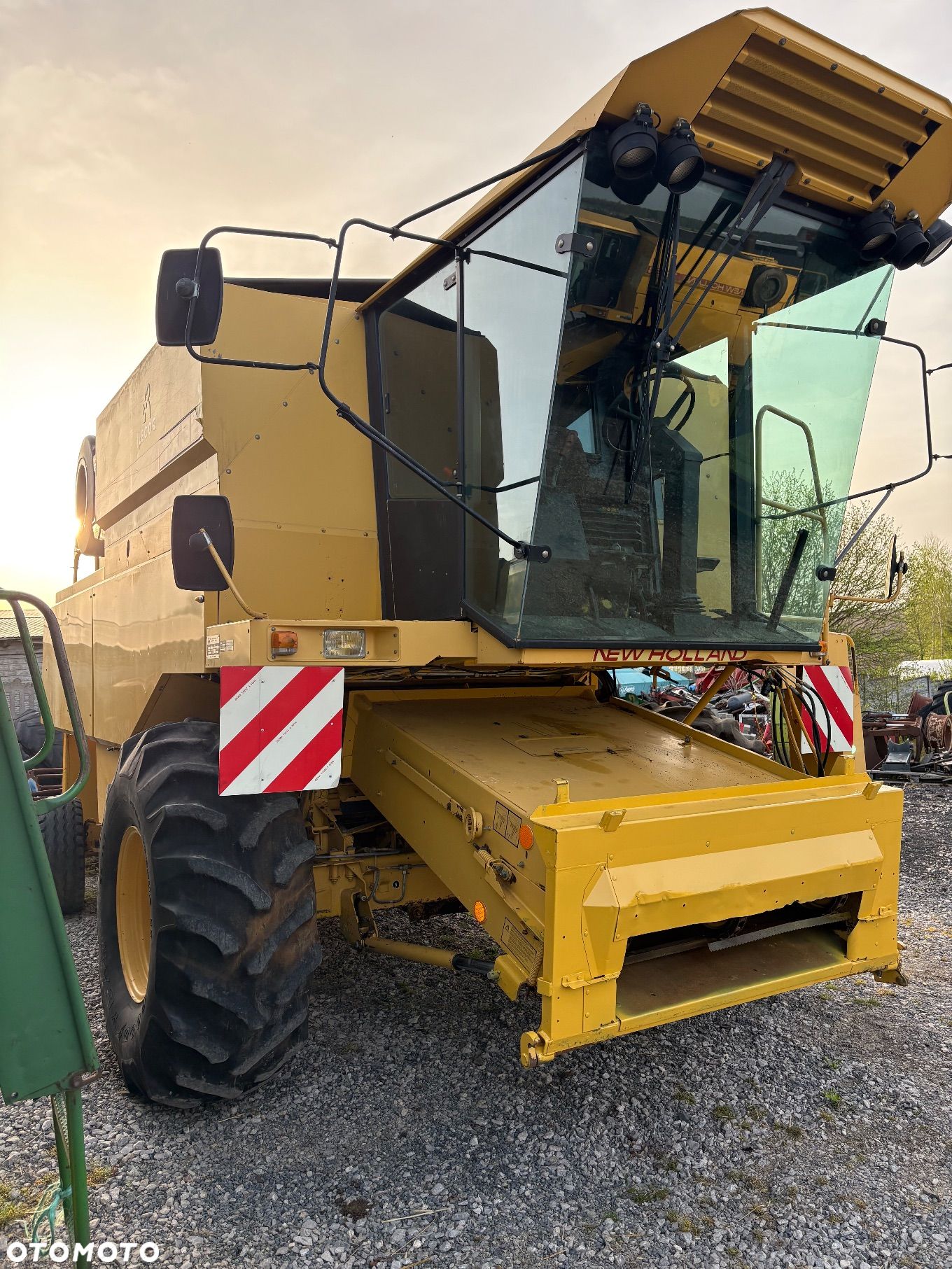 New Holland TX32 - 1