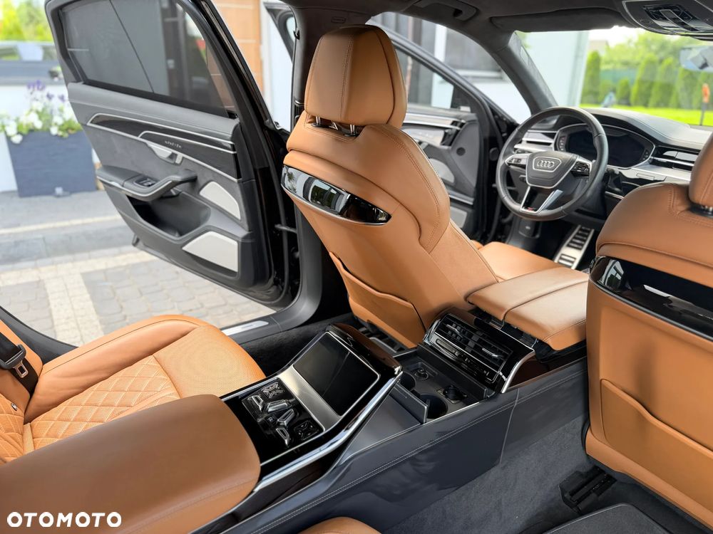 Audi A8 - 3