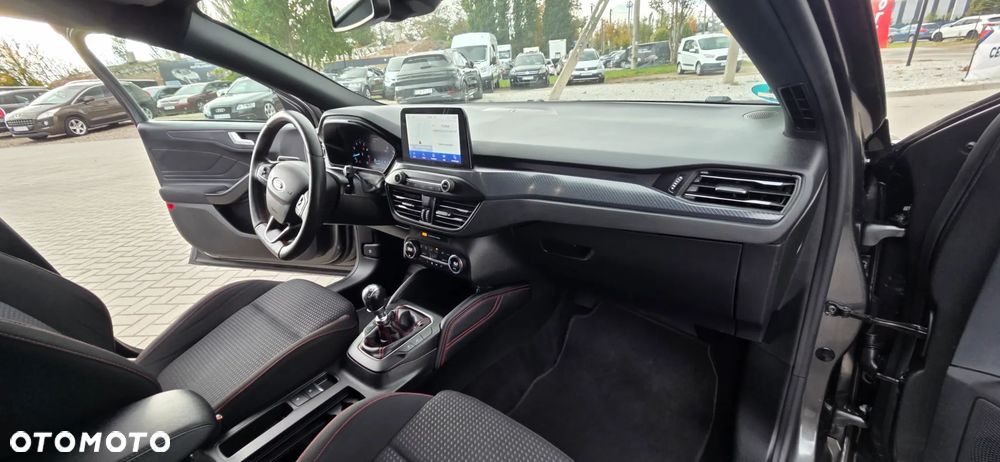 Ford Focus 1.0 EcoBoost Start-Stopp-System ST-LINE DESIGN - 37