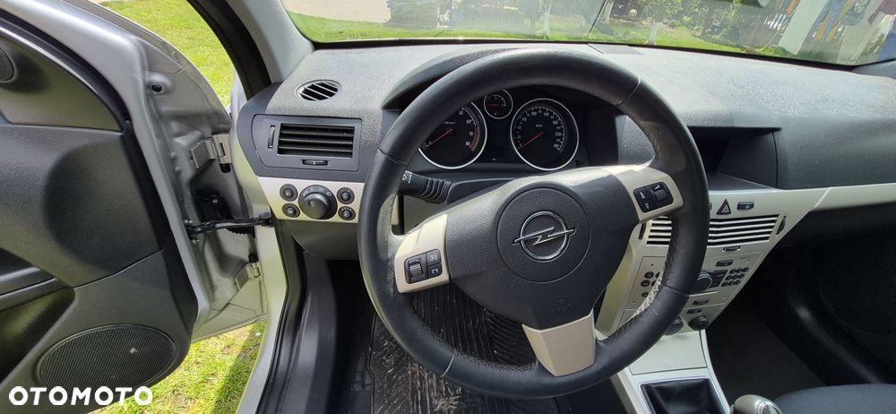 Opel Astra 1.6 Innovation - 10