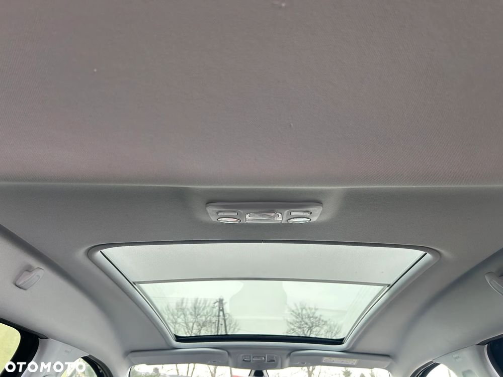 Peugeot 2008 BlueHDi 100 STOP & START Allure - 22