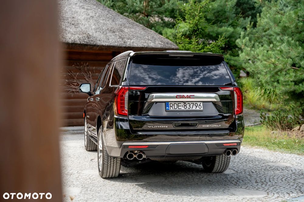 GMC Yukon - 19