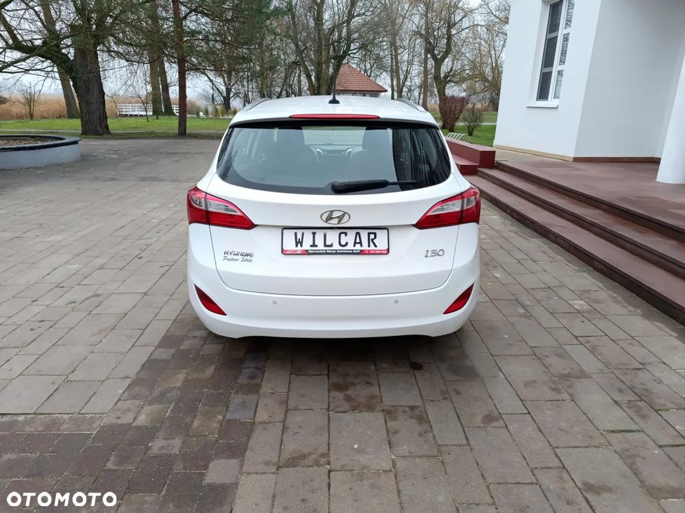 Hyundai i30 blue Kombi 1.6 GDi Style - 17