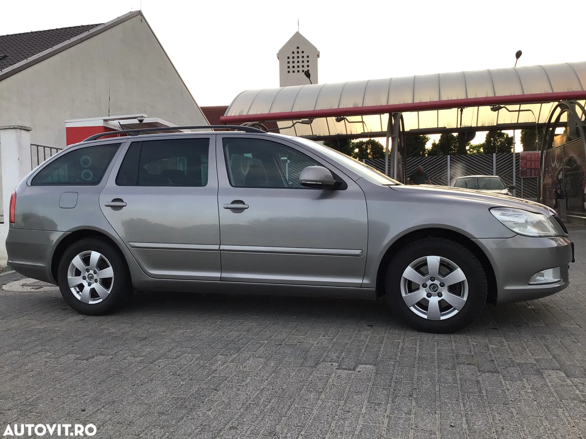 Skoda Octavia Combi 2.0 TDI Ambiente - 6