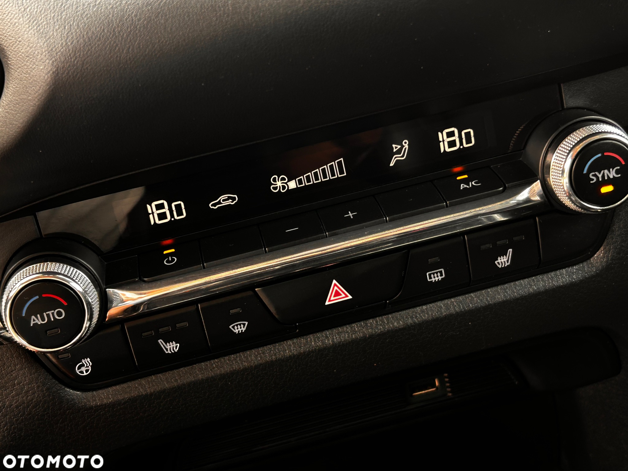 Mazda CX-30 SKYACTIV-X 2.0 M-Hybrid - 28