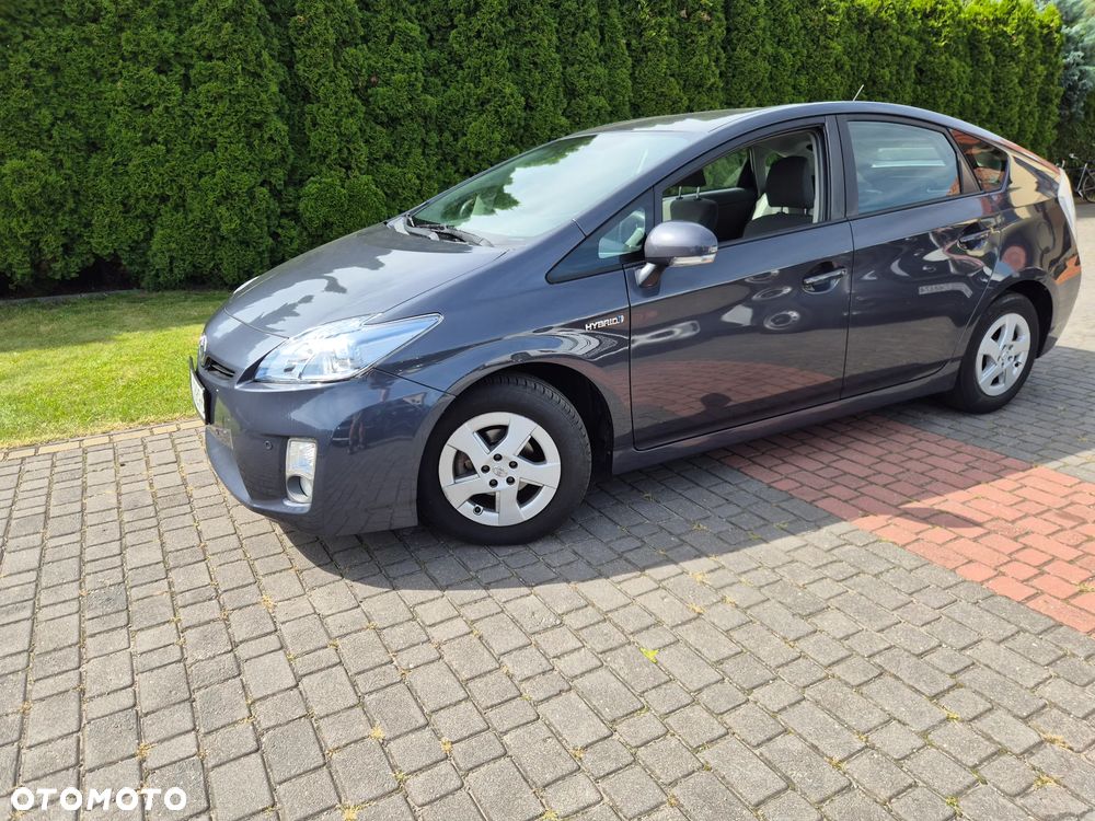 Toyota Prius (Hybrid) - 7