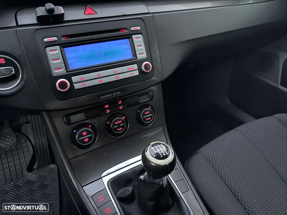 VW Passat 2.0 TDI Confortline - 4