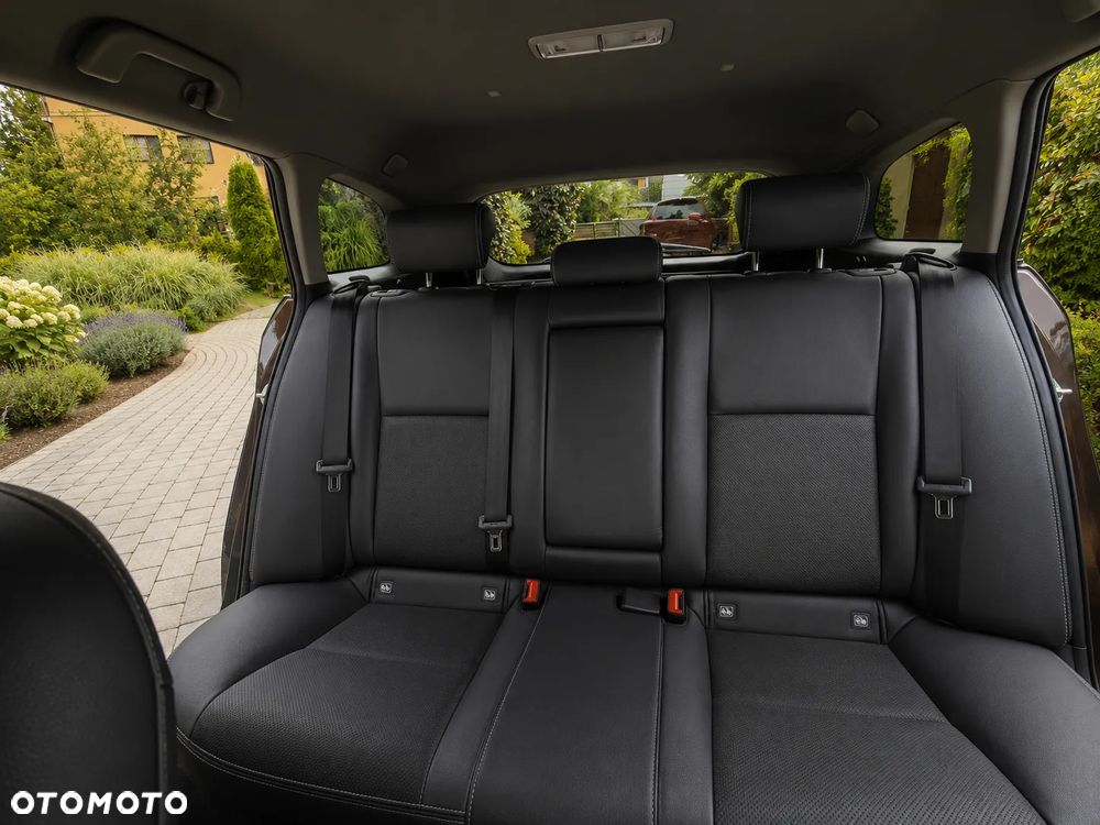Toyota Avensis 1.8 Prestige - 11