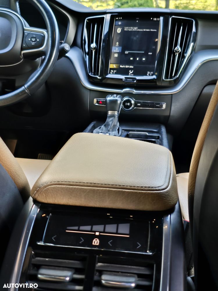 Volvo XC 60 D4 Momentum Pro - 14