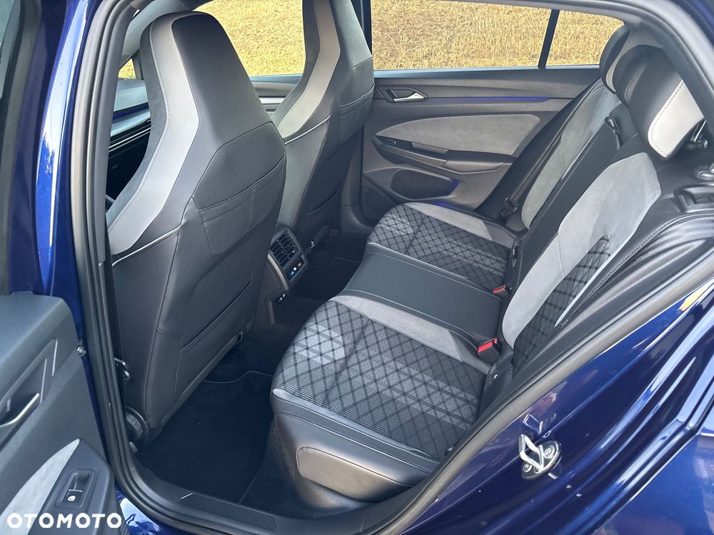 Volkswagen Golf 1.5 eTSI OPF DSG R-Line - 28