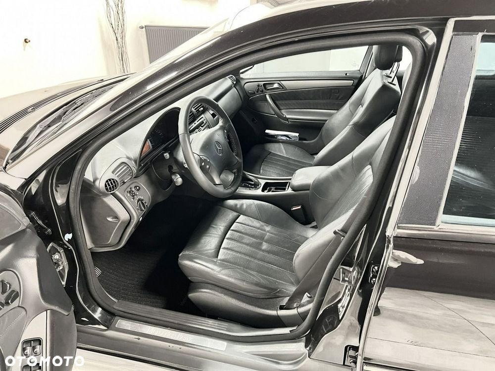 Mercedes-Benz Klasa C 32 AMG - 14