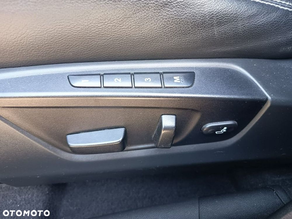 Suzuki Kizashi 2.4 Sport 4WD CVT - 13