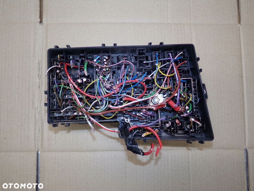 SKRZYNKA BEZPIECZNIKÓW FORD C-MAX MK2 FOCUS MK3 - 2