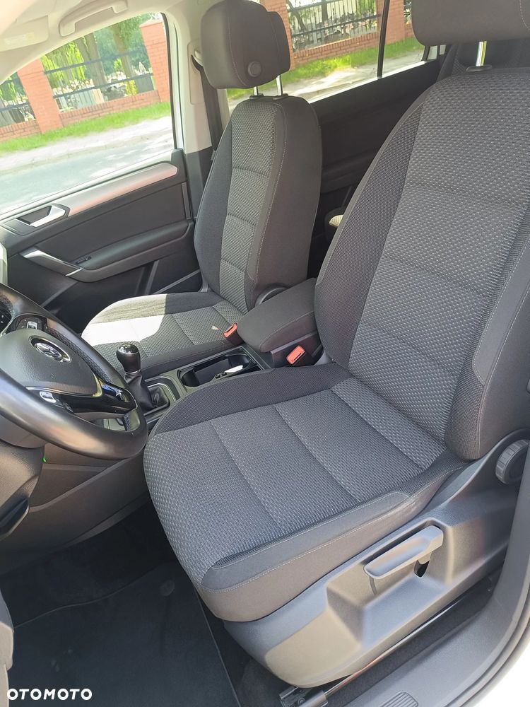 Volkswagen Touran 1.6 TDI SCR (BlueMotion Technology) Trendline - 19