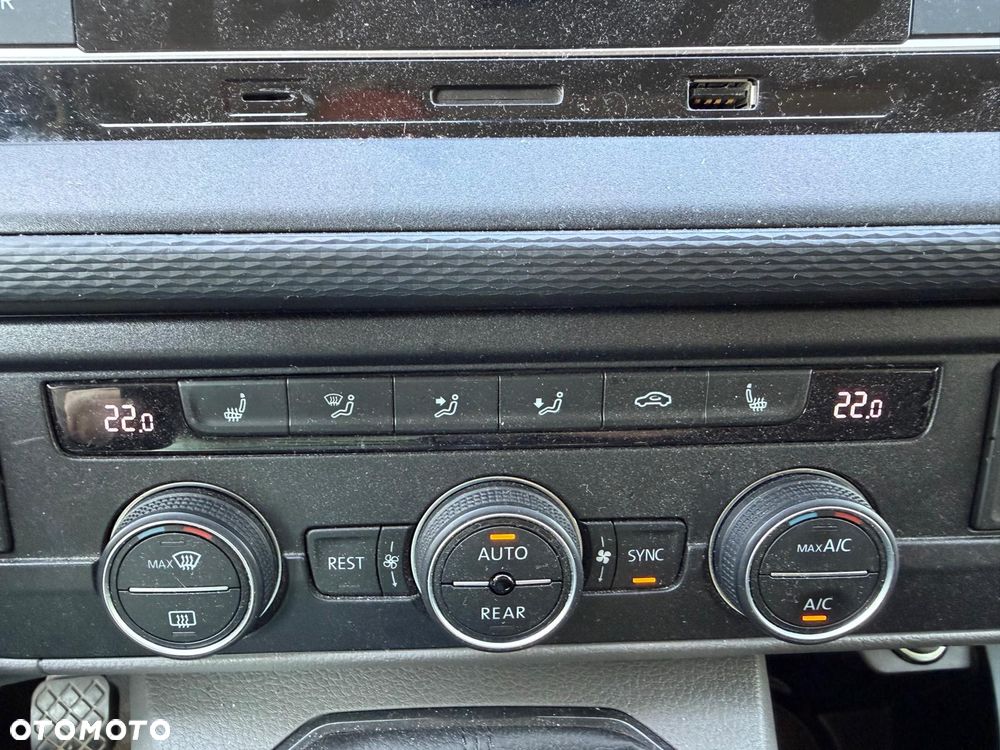 Volkswagen Caravelle 2.0 TDI L2 Comfortline - 9