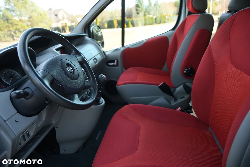 Opel Vivaro - 24