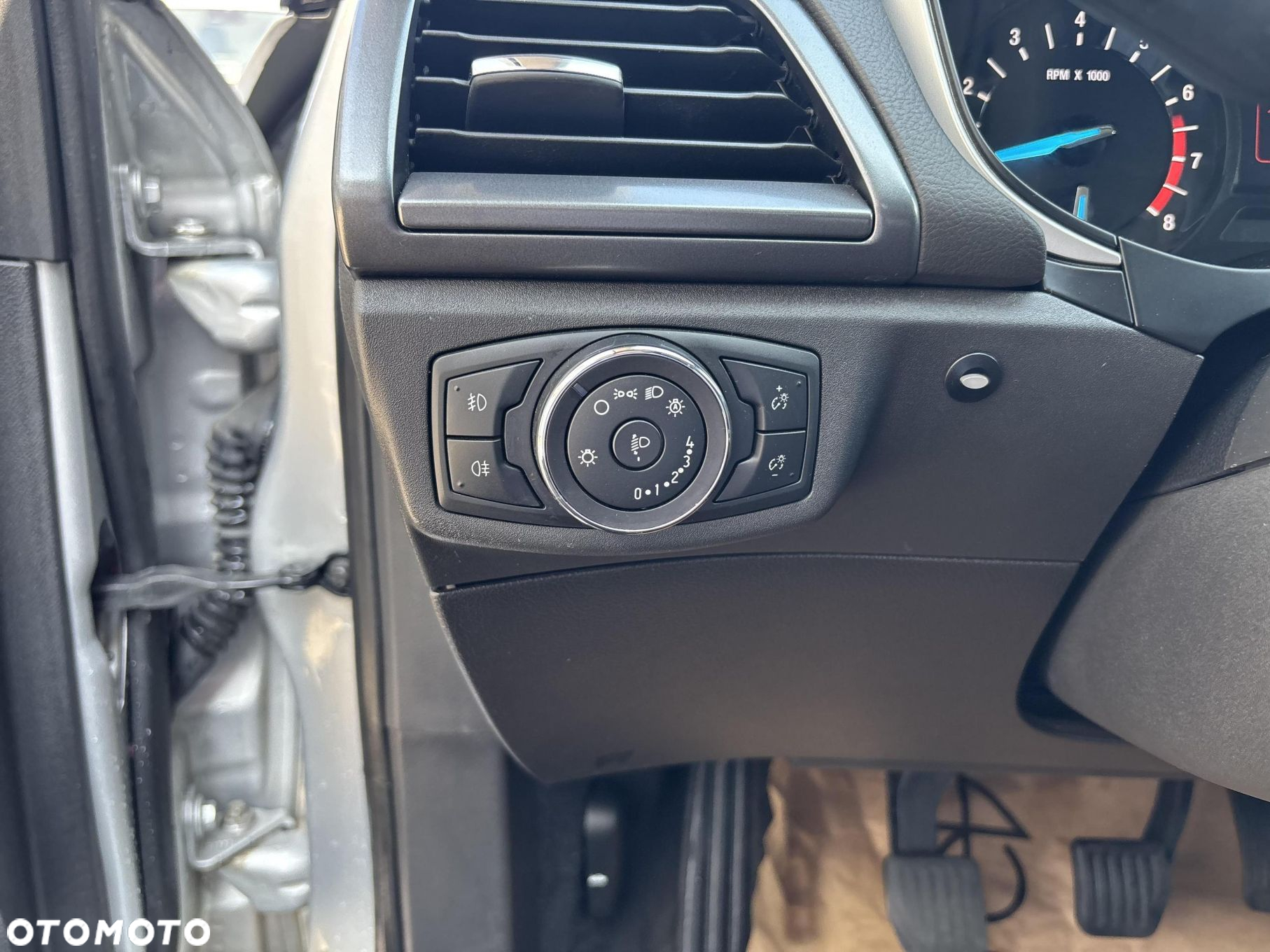 Ford Mondeo 1.5 EcoBoost Ambiente - 16