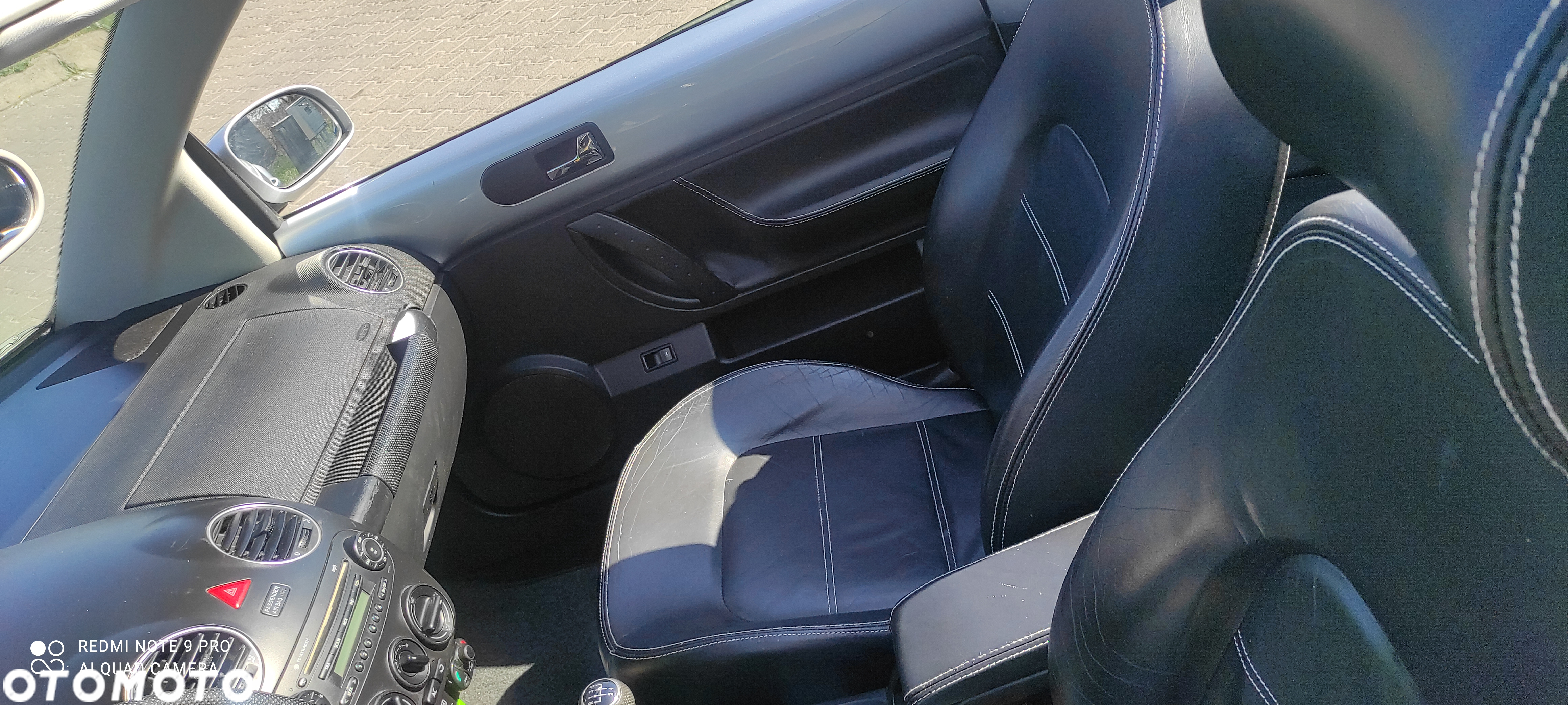 Volkswagen New Beetle Cabriolet 1.6 Freestyle - 24