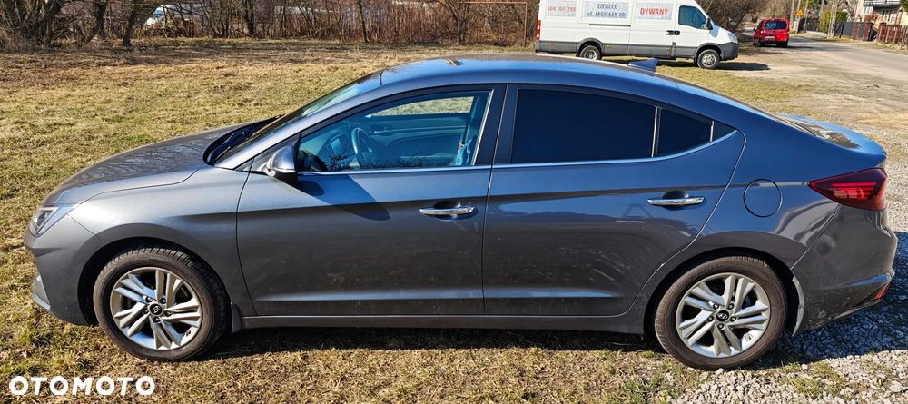 Hyundai Elantra 1.6 Comfort - 6