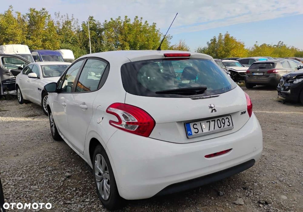 Peugeot 208 - 5