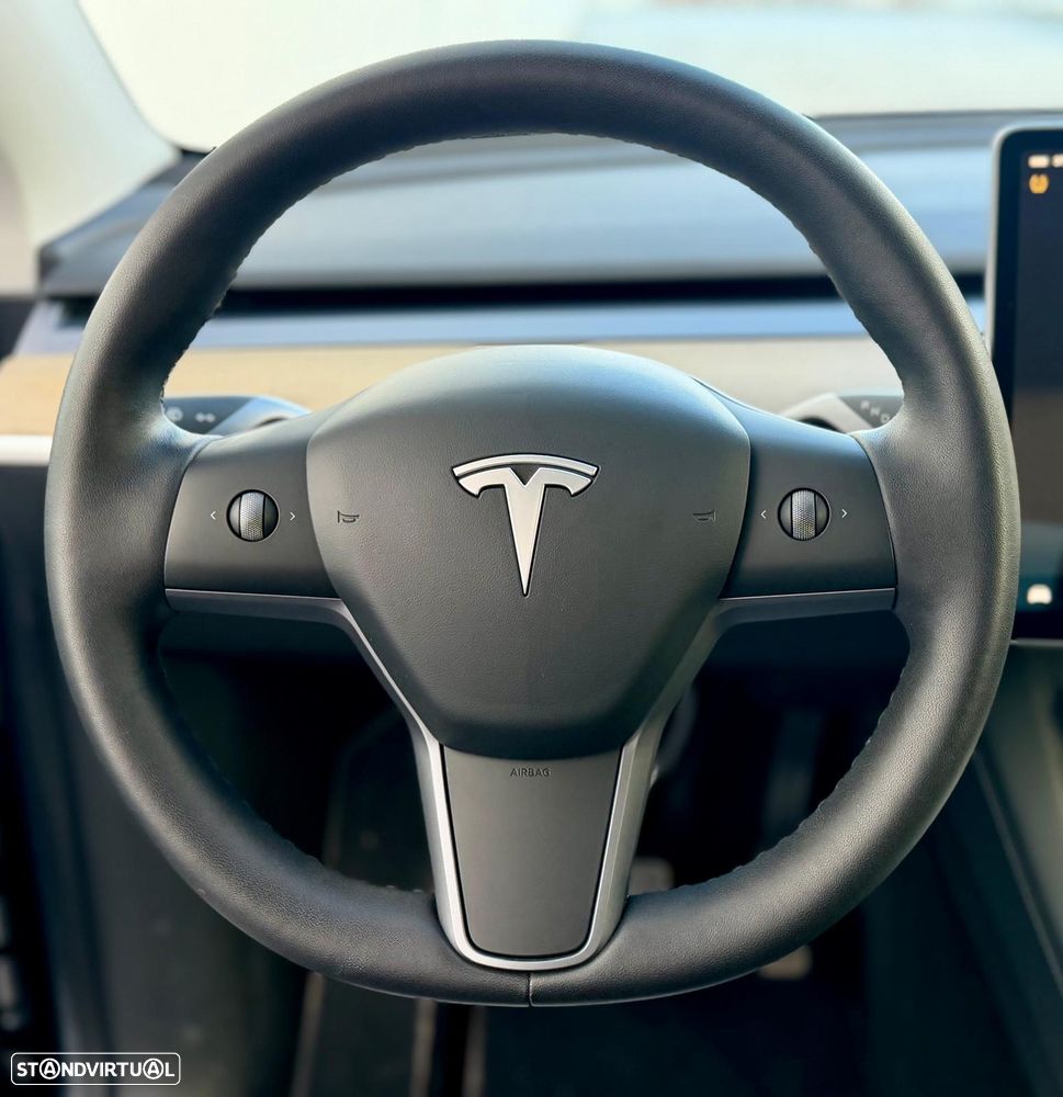 Tesla Model Y Long Range Dual Motor AWD - 13