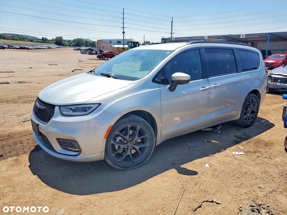 Chrysler Pacifica - 2