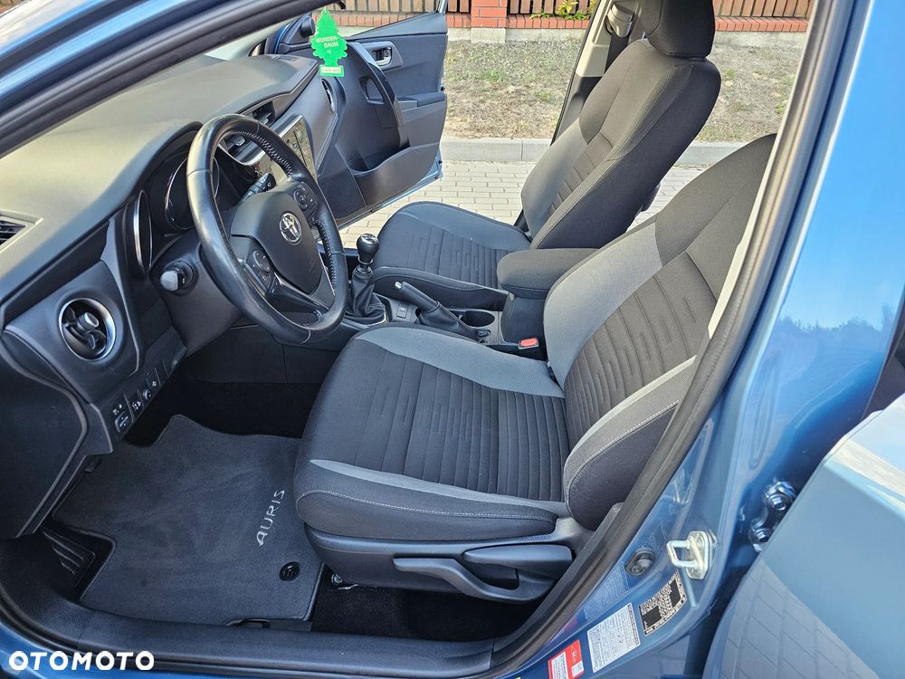 Toyota Auris 1.6 Premium - 10