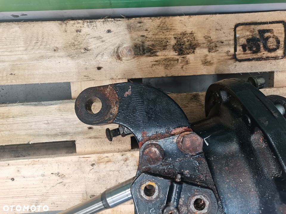 Carraro Zwolnica Zwrotnica Półoś JLG 307 - 2