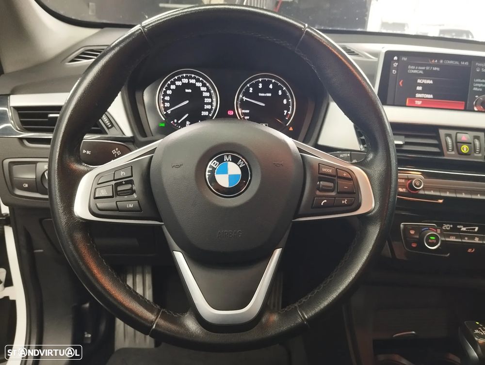 BMW X1 25 e xDrive Corporate Edition - 23