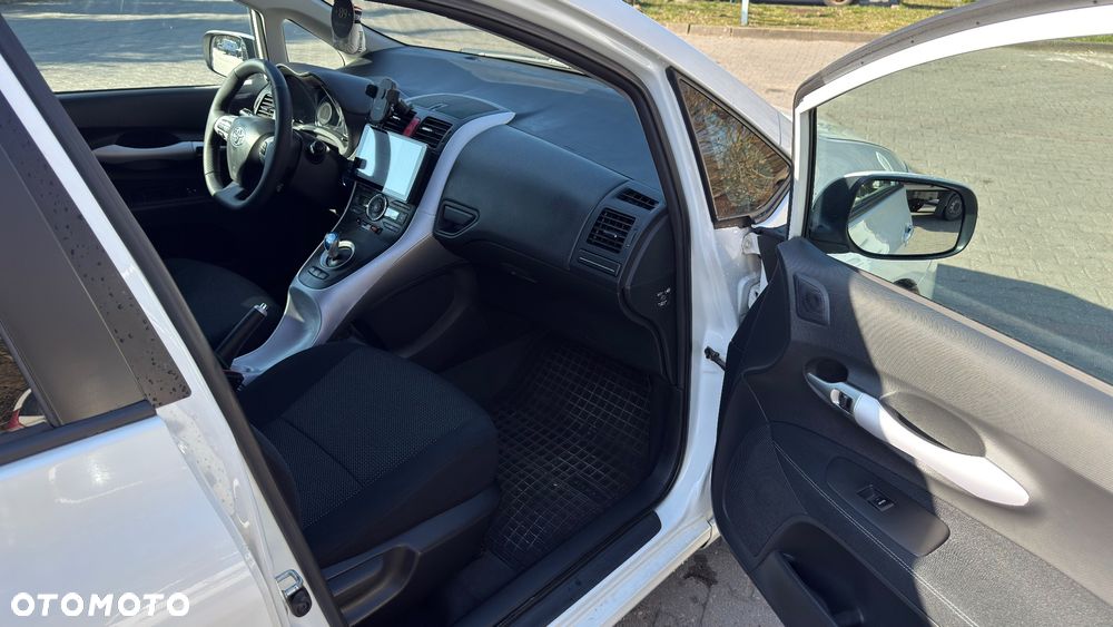 Toyota Auris 1.8 HSD Prestige NAVI - 19