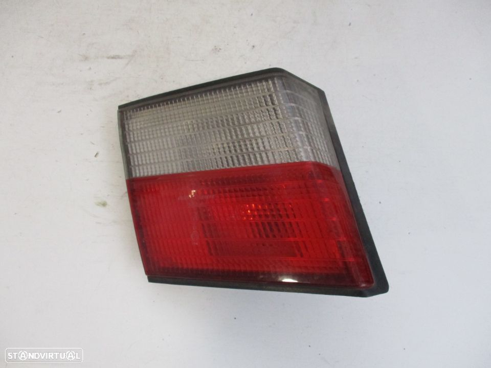 Farol Farolim da Mala Nissan Primera Esquerdo - 1