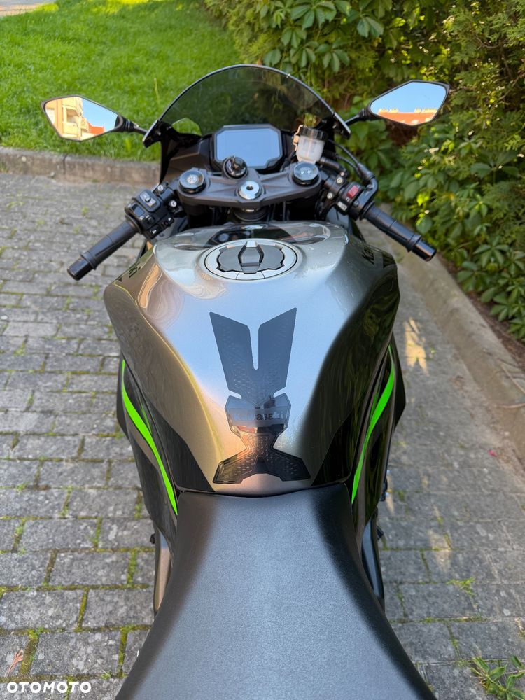 Kawasaki ZXR - 9