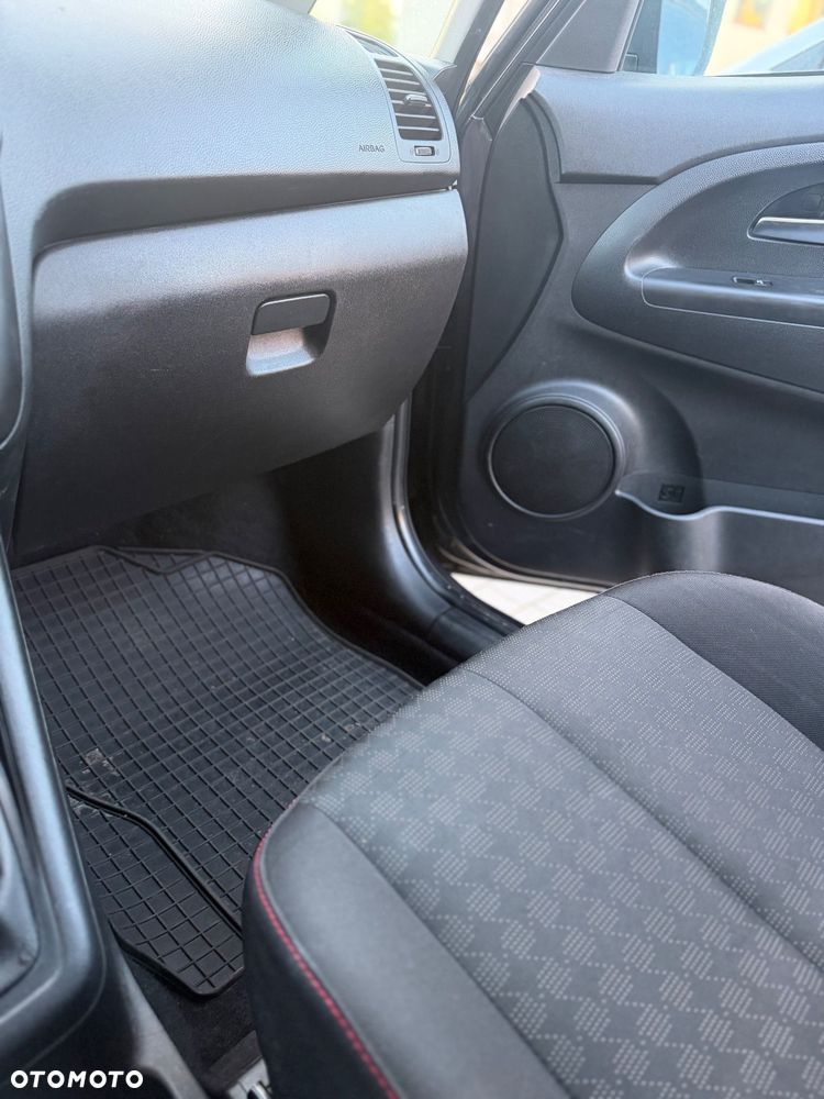 Kia Venga - 23