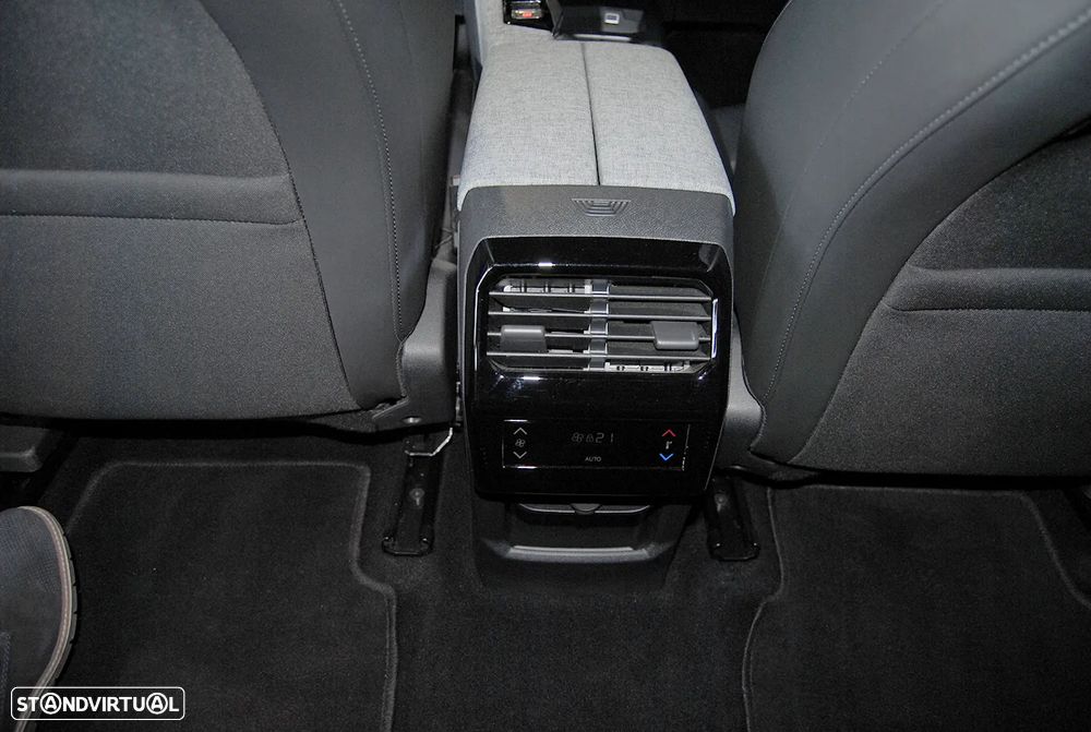 Peugeot 5008 1.2 Hybrid Allure e-DCS6 - 20