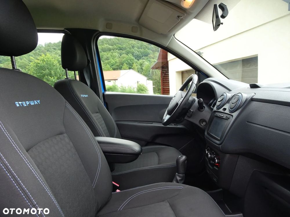 Dacia Lodgy TCe 115 Stepway Celebration - 5