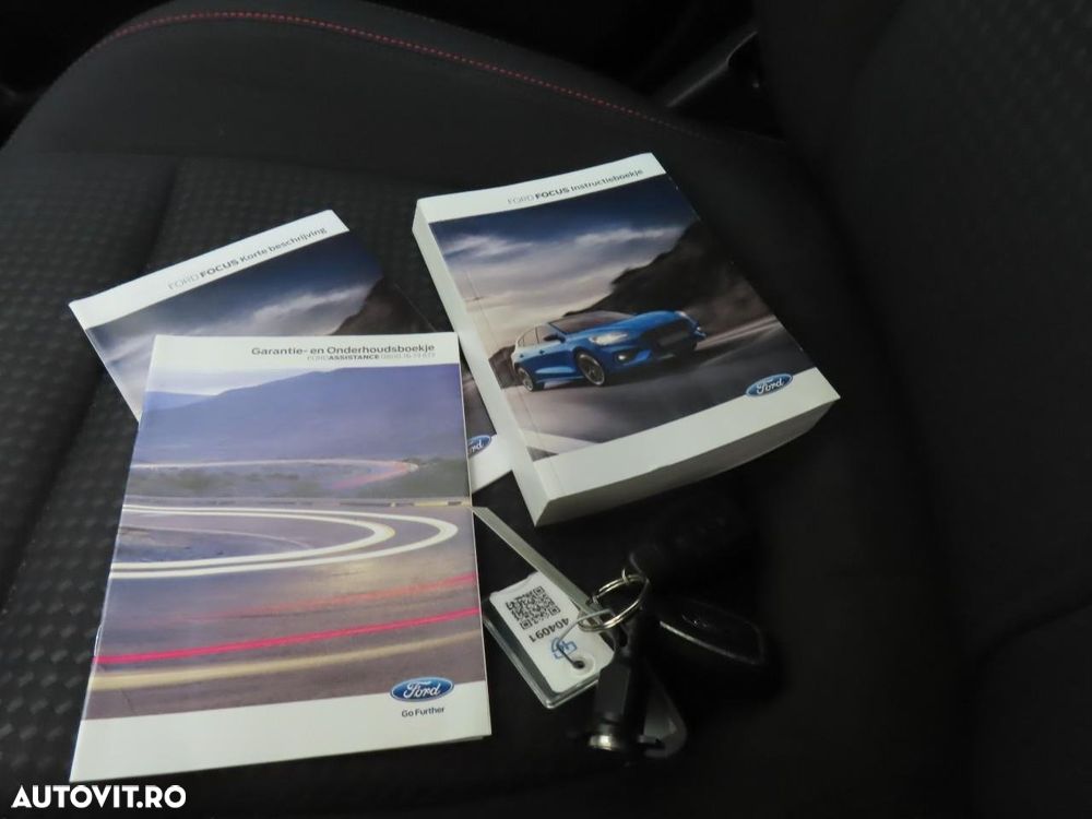 Ford Focus 1.0 EcoBoost MHEV ST-Line - 10