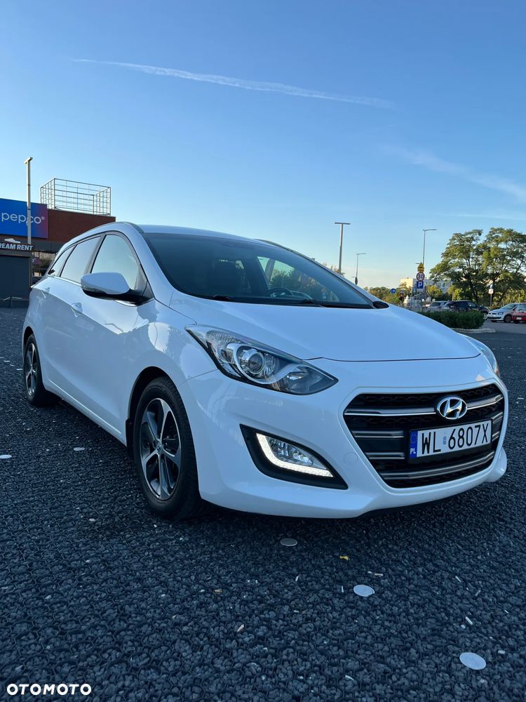 Hyundai i30 blue Kombi 1.6 GDi DCT Passion - 2