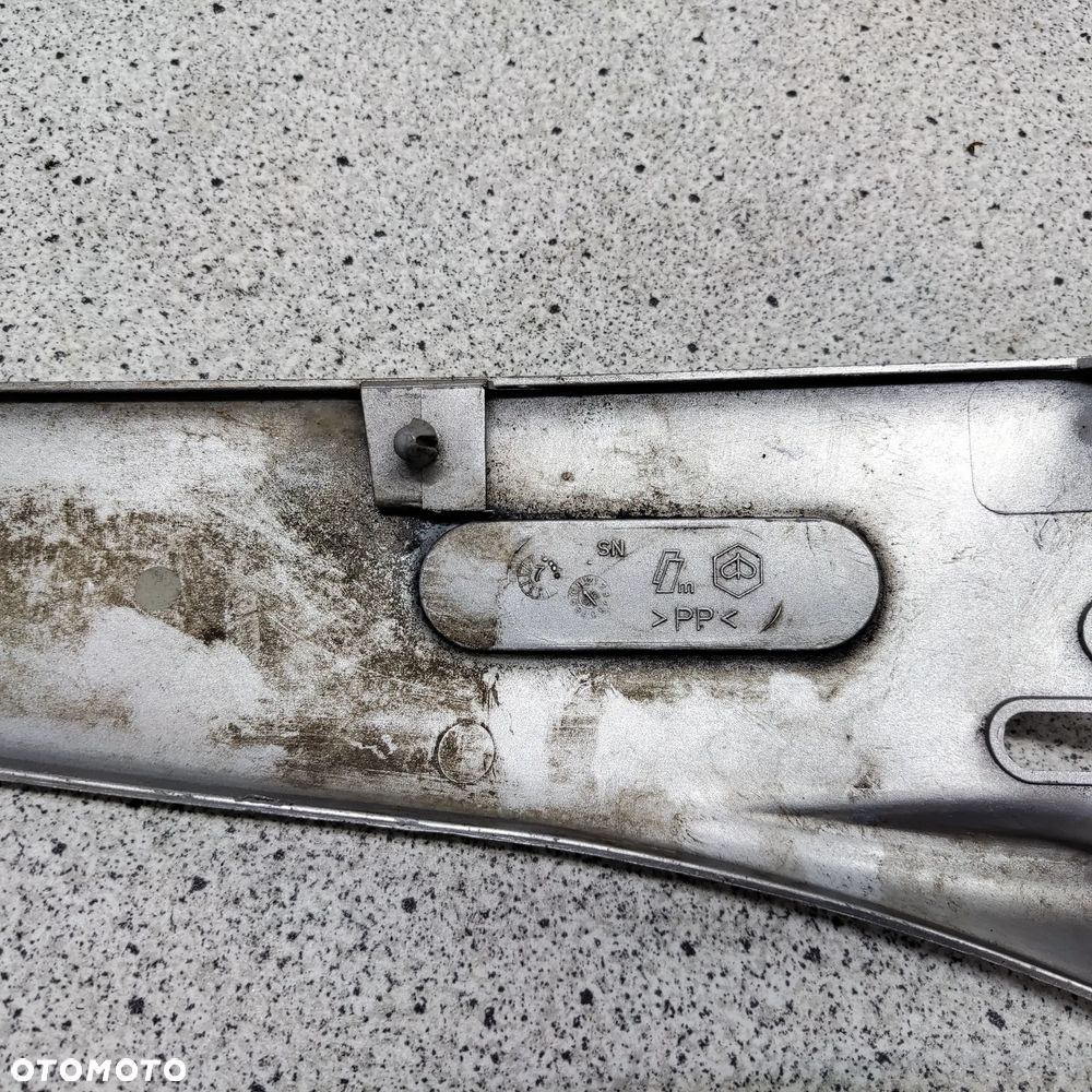 Owiewka, osłona, bok, boczek Piaggio Vespa ET4 - 8