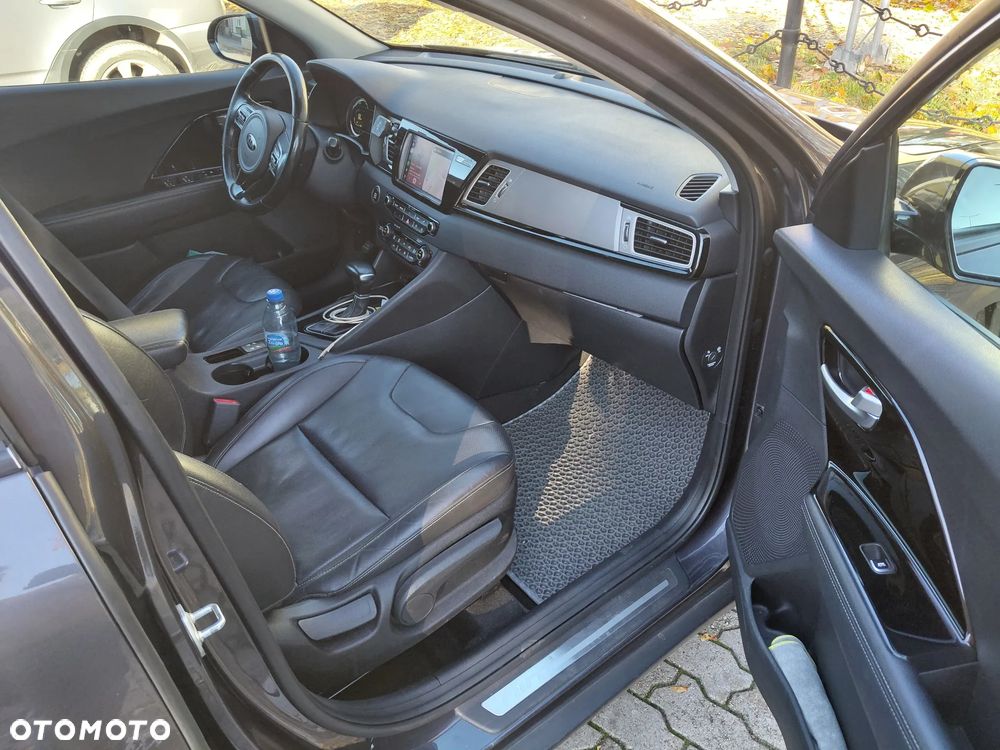 Kia Niro 1.6 GDI Hybrid L - 2