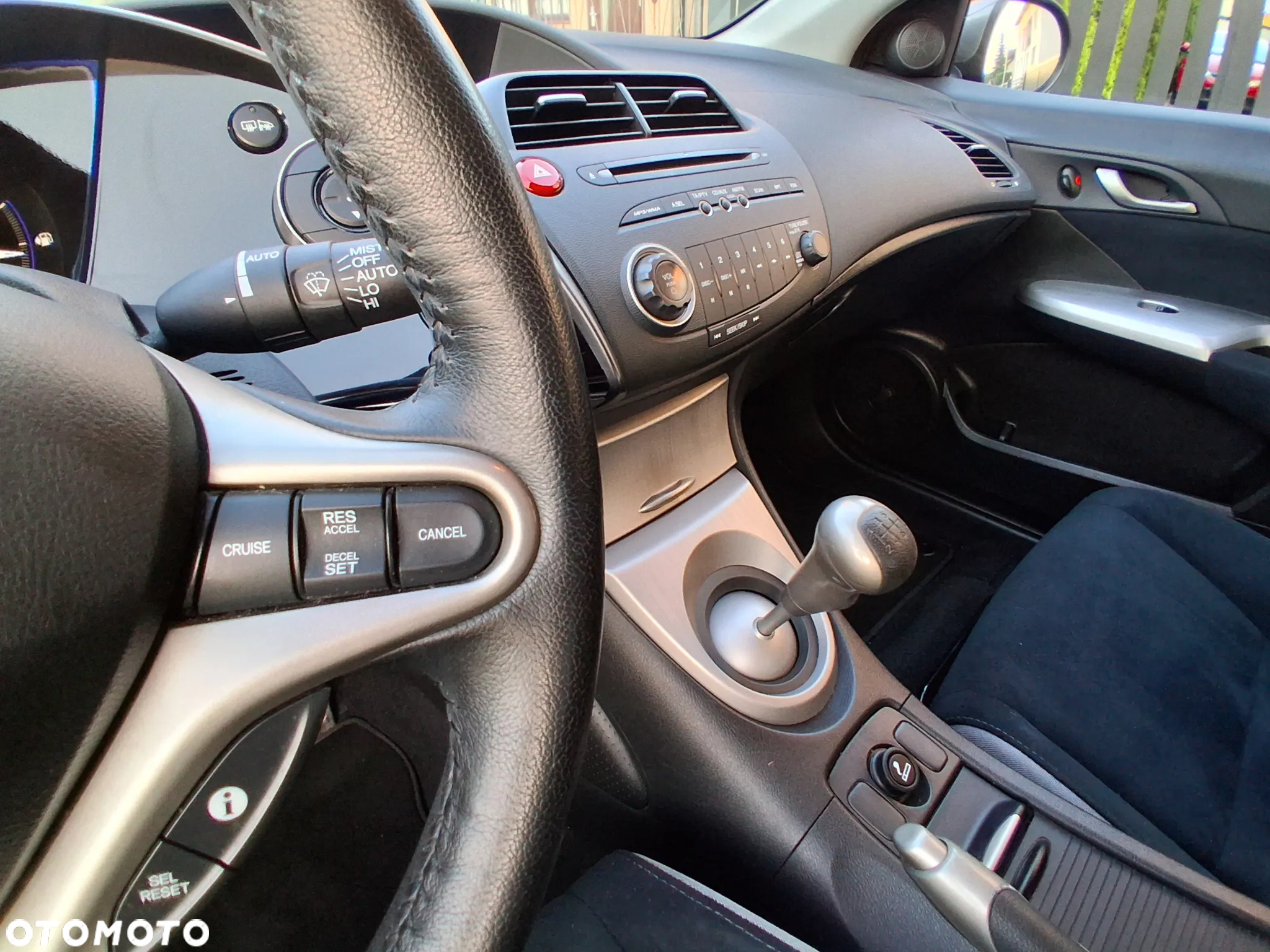 Honda Civic 1.8 Comfort - 28